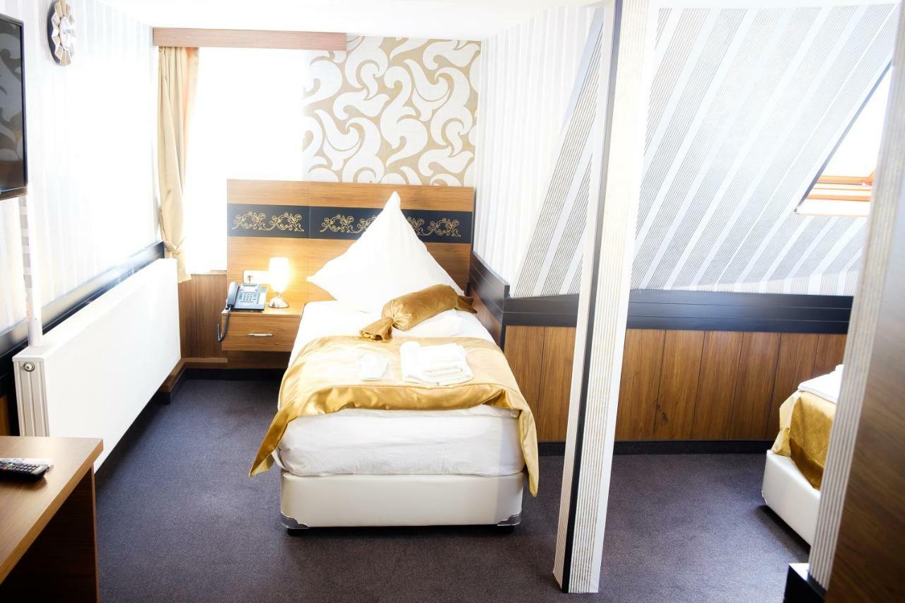 Hotel Im Anker Munden  Bagian luar foto